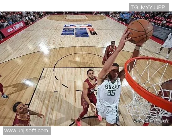 惨败中为数不多的亮点！快船的首要问题或许并不在内线支柱身上？